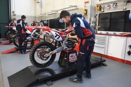 AT Motos taller y gomeria para motos 1 at motos taller y gomeria para motos