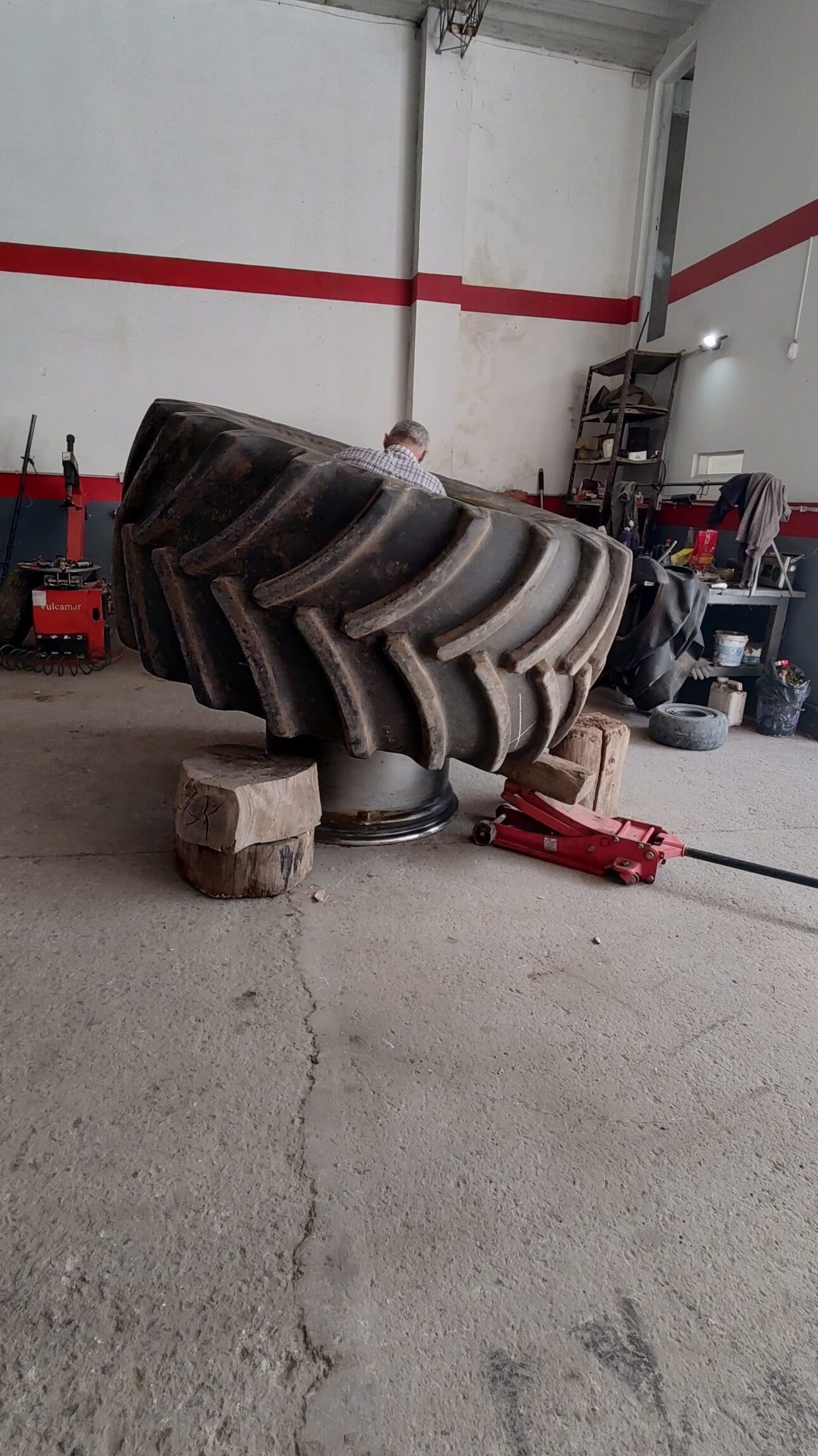 GOMERÍA SARMIENTO 1 gomeria sarmiento