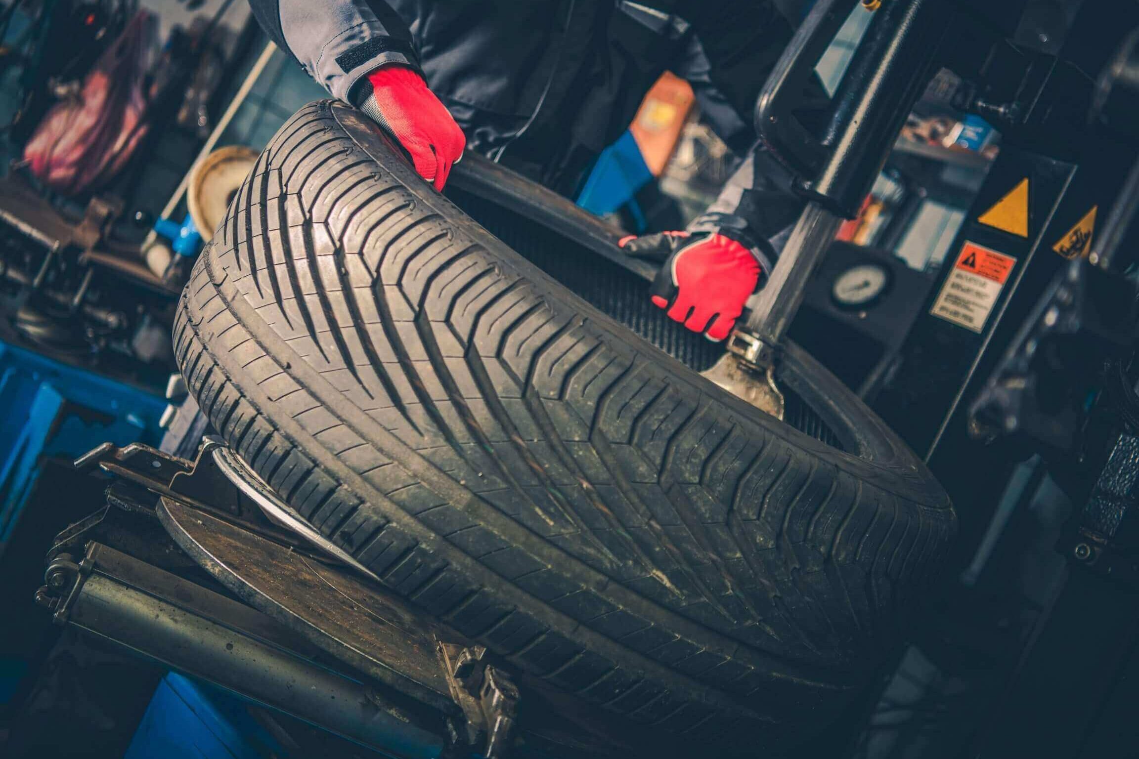 Gomeria y enderezado de llantas, vulcanizados. 1 gomeria y enderezado de llantas vulcanizados