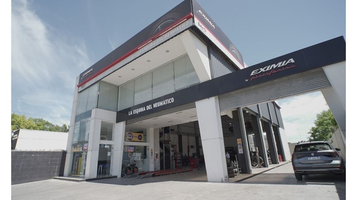 la esquina del neumatico castelar